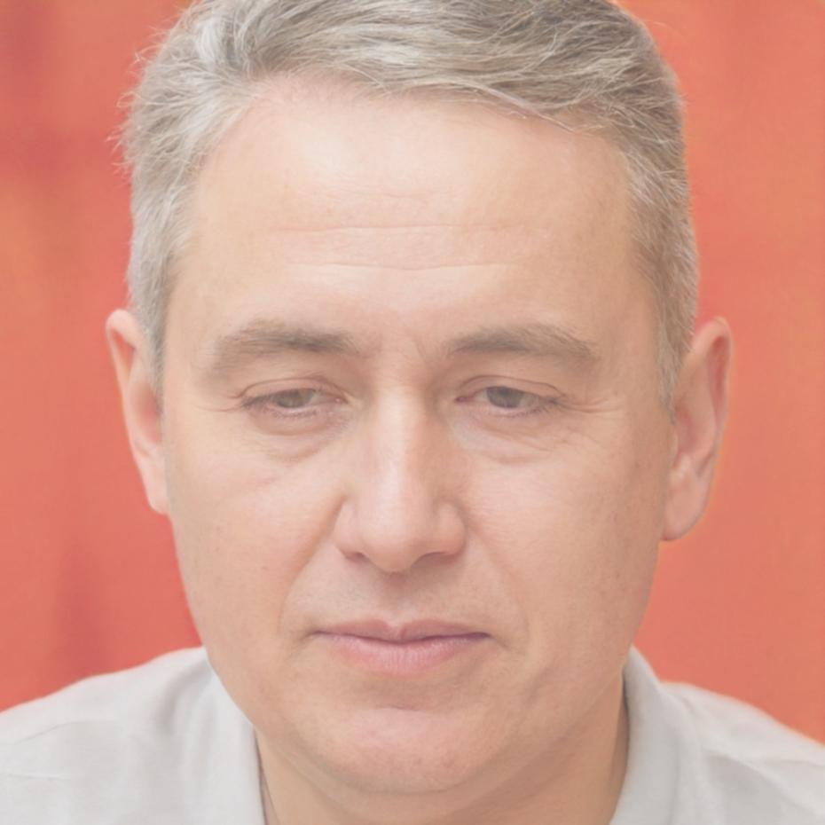 Director Fundador de vorenaluthivosa